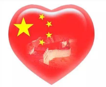 豆娃踢足球